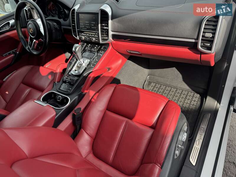 Позашляховик / Кросовер Porsche Cayenne 2015 в Тернополі