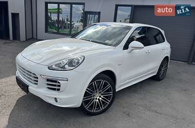 Внедорожник / Кроссовер Porsche Cayenne 2015 в 