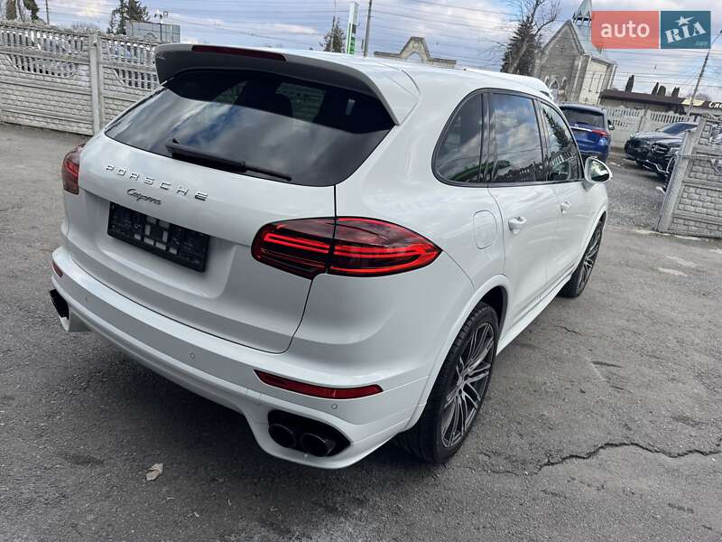 Позашляховик / Кросовер Porsche Cayenne 2015 в Тернополі