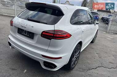 Внедорожник / Кроссовер Porsche Cayenne 2015 в 