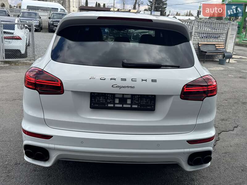 Внедорожник / Кроссовер Porsche Cayenne 2015 в Тернополе