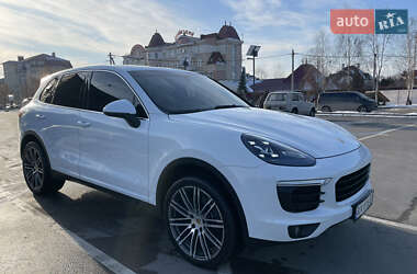 Внедорожник / Кроссовер Porsche Cayenne 2015 в Киеве