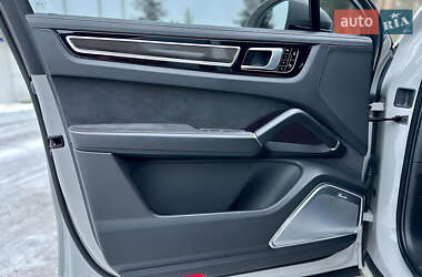 Внедорожник / Кроссовер Porsche Cayenne 2021 в 