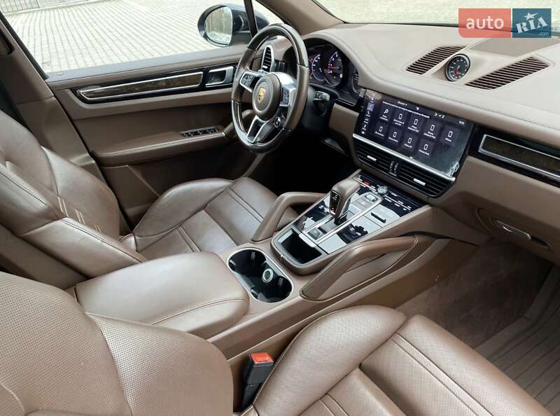 Внедорожник / Кроссовер Porsche Cayenne 2018 в Хмельницком