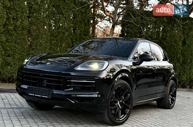 Позашляховик / Кросовер Porsche Cayenne 2024 в 