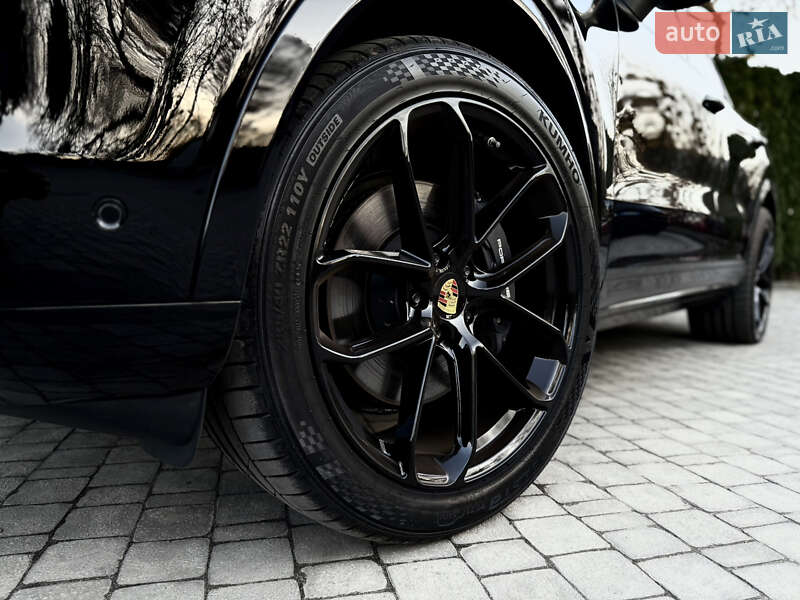 Внедорожник / Кроссовер Porsche Cayenne 2024 в Львове