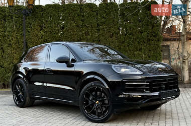 Позашляховик / Кросовер Porsche Cayenne 2024 в 