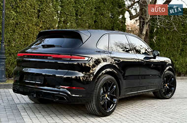 Позашляховик / Кросовер Porsche Cayenne 2024 в 