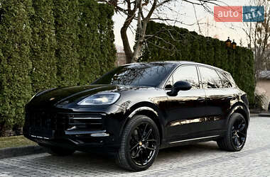 Позашляховик / Кросовер Porsche Cayenne 2024 в 