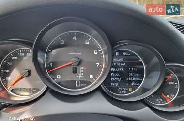 Внедорожник / Кроссовер Porsche Cayenne 2014 в 