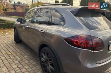 Позашляховик / Кросовер Porsche Cayenne 2012 в 