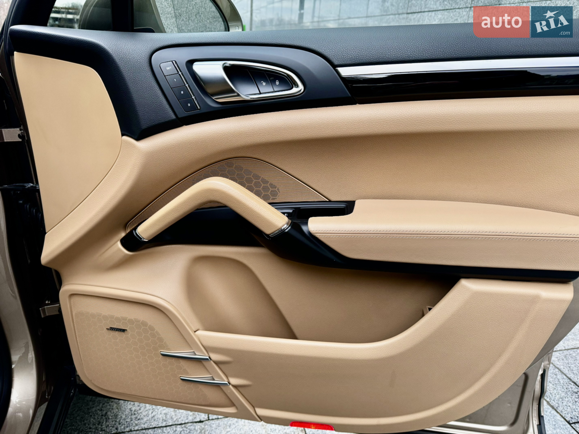 2016 Porsche Cayenne - мініатюра 38