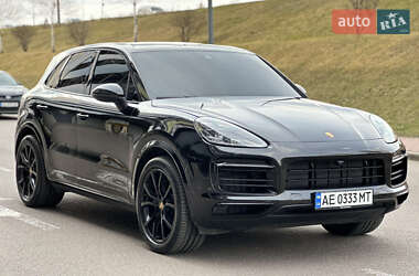 Внедорожник / Кроссовер Porsche Cayenne 2018 в 