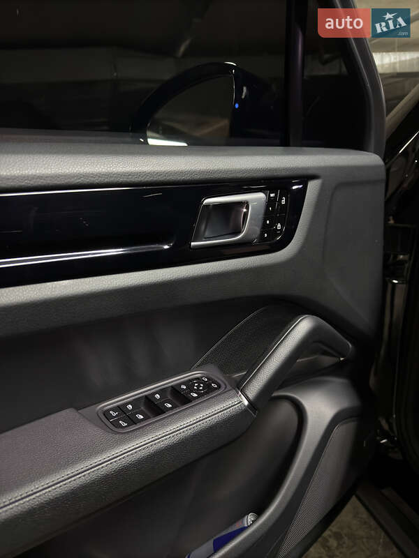 Внедорожник / Кроссовер Porsche Cayenne 2018 в Днепре