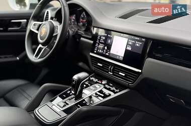 Позашляховик / Кросовер Porsche Cayenne 2017 в 