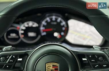 Позашляховик / Кросовер Porsche Cayenne 2017 в 
