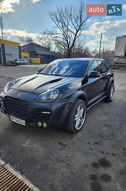 Внедорожник / Кроссовер Porsche Cayenne 2004 в 