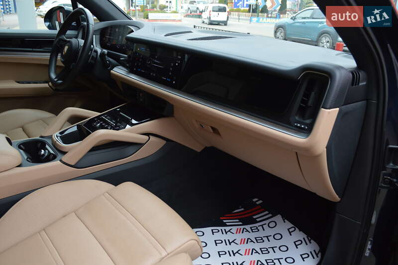 Внедорожник / Кроссовер Porsche Cayenne 2023 в Львове