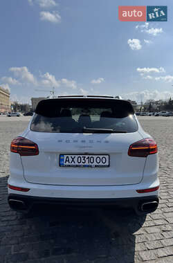 Позашляховик / Кросовер Porsche Cayenne 2016 в 