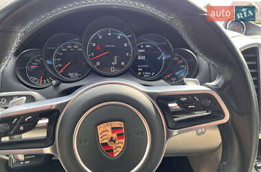 Внедорожник / Кроссовер Porsche Cayenne 2016 в 
