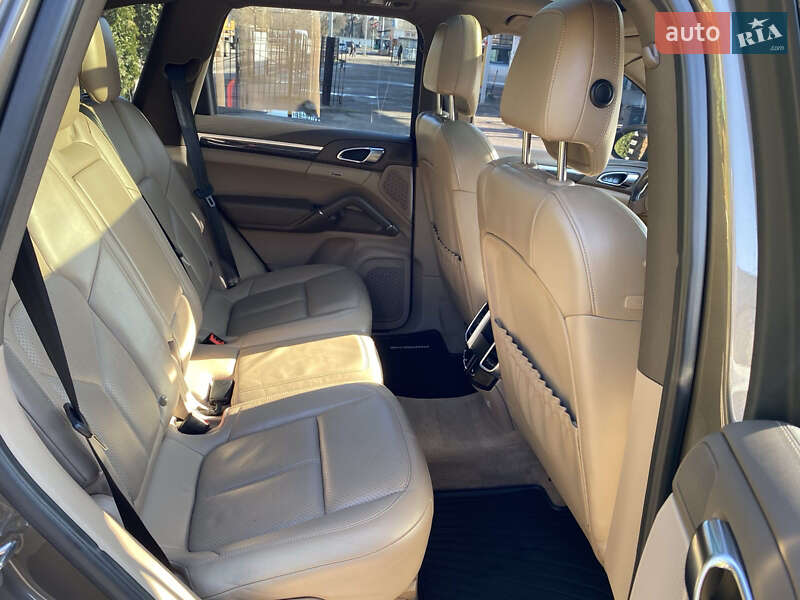 Внедорожник / Кроссовер Porsche Cayenne 2013 в Житомире фото 6 Внедорожник / Кроссовер Porsche Cayenne 2013 в Житомире