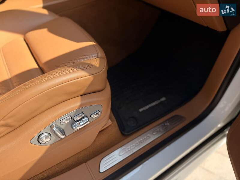 Позашляховик / Кросовер Porsche Cayenne 2013 в Львові