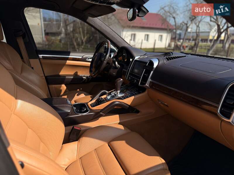 Позашляховик / Кросовер Porsche Cayenne 2013 в Львові