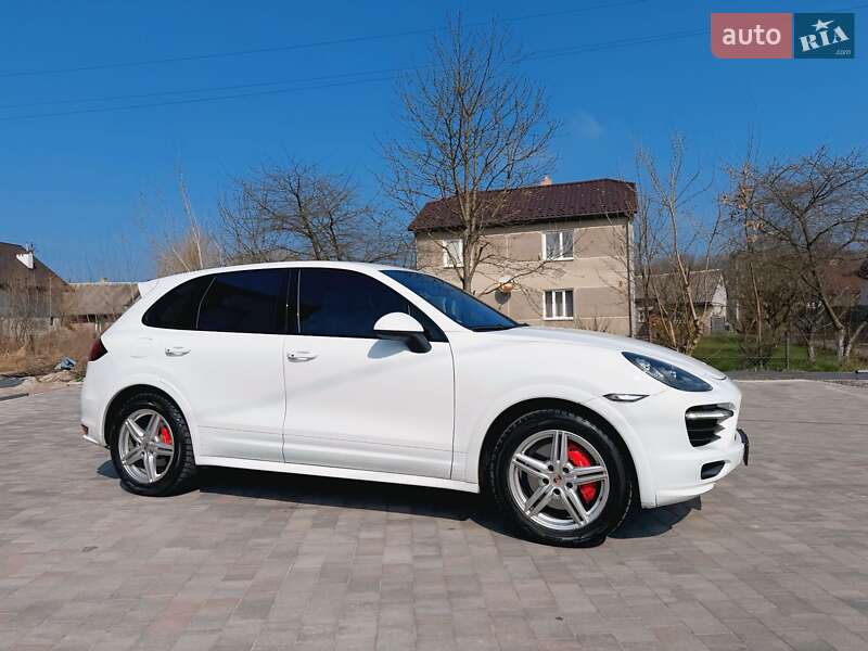 Позашляховик / Кросовер Porsche Cayenne 2013 в Львові