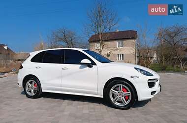Позашляховик / Кросовер Porsche Cayenne 2013 в 
