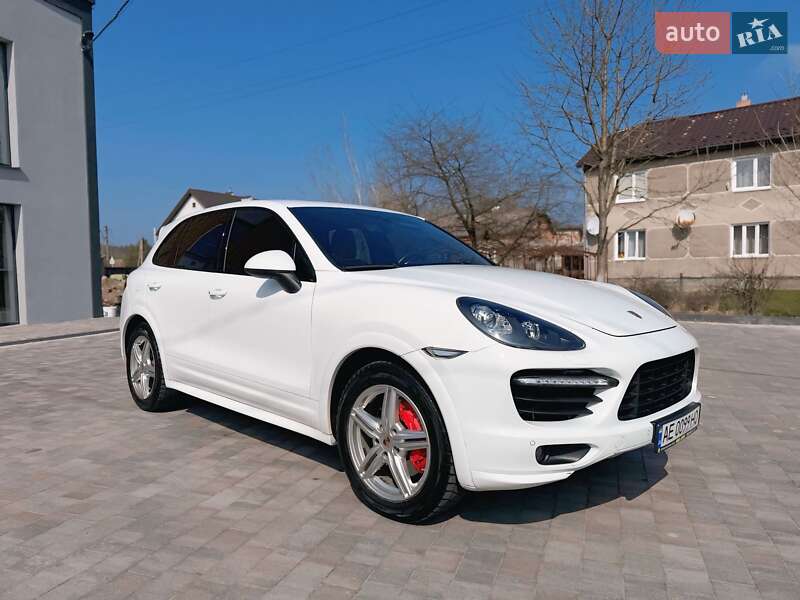 Позашляховик / Кросовер Porsche Cayenne 2013 в Львові