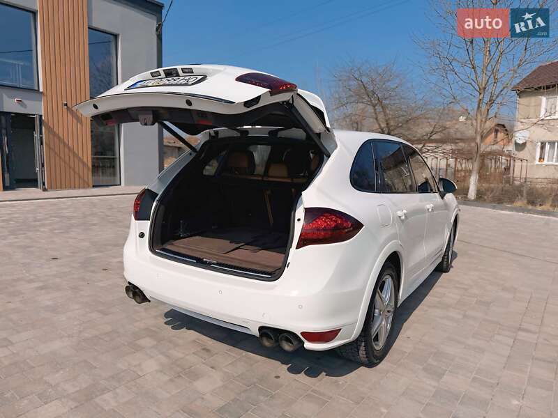 Позашляховик / Кросовер Porsche Cayenne 2013 в Львові