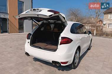 Позашляховик / Кросовер Porsche Cayenne 2013 в 