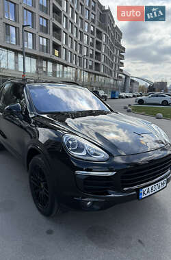 Внедорожник / Кроссовер Porsche Cayenne 2016 в 