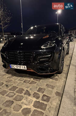 Внедорожник / Кроссовер Porsche Cayenne 2016 в 