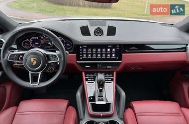Внедорожник / Кроссовер Porsche Cayenne 2022 в 