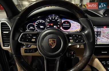 Позашляховик / Кросовер Porsche Cayenne 2018 в 