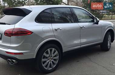 Позашляховик / Кросовер Porsche Cayenne 2016 в 