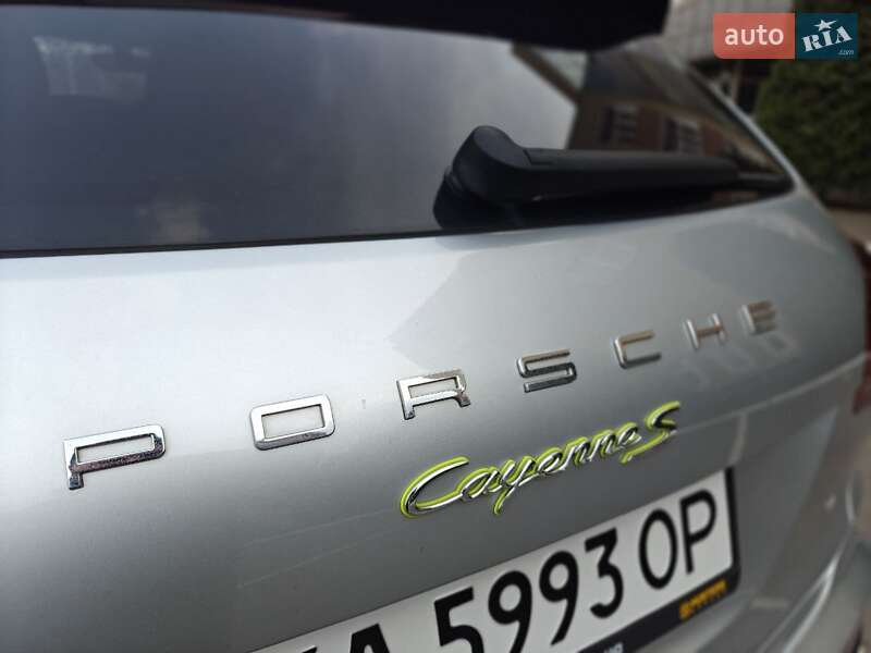 Позашляховик / Кросовер Porsche Cayenne 2016 в Києві