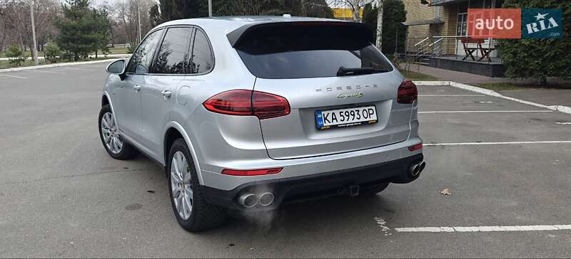 Позашляховик / Кросовер Porsche Cayenne 2016 в Києві