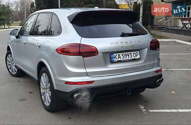 Позашляховик / Кросовер Porsche Cayenne 2016 в 