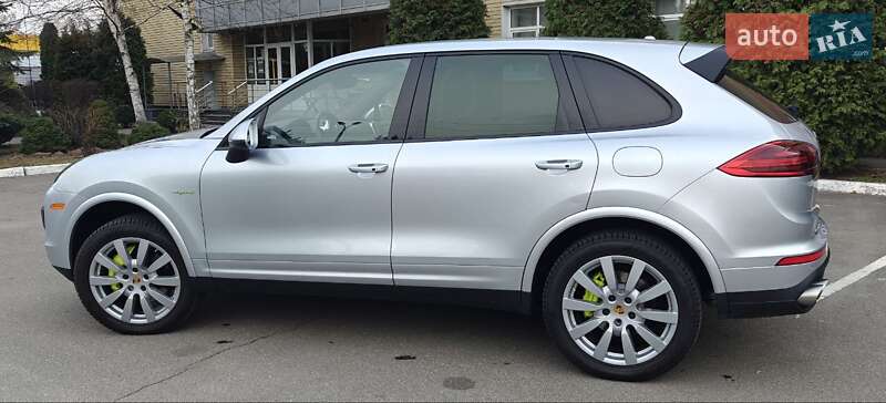 Позашляховик / Кросовер Porsche Cayenne 2016 в Києві