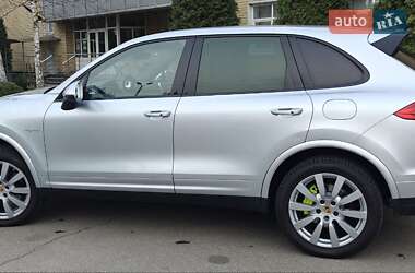 Позашляховик / Кросовер Porsche Cayenne 2016 в 