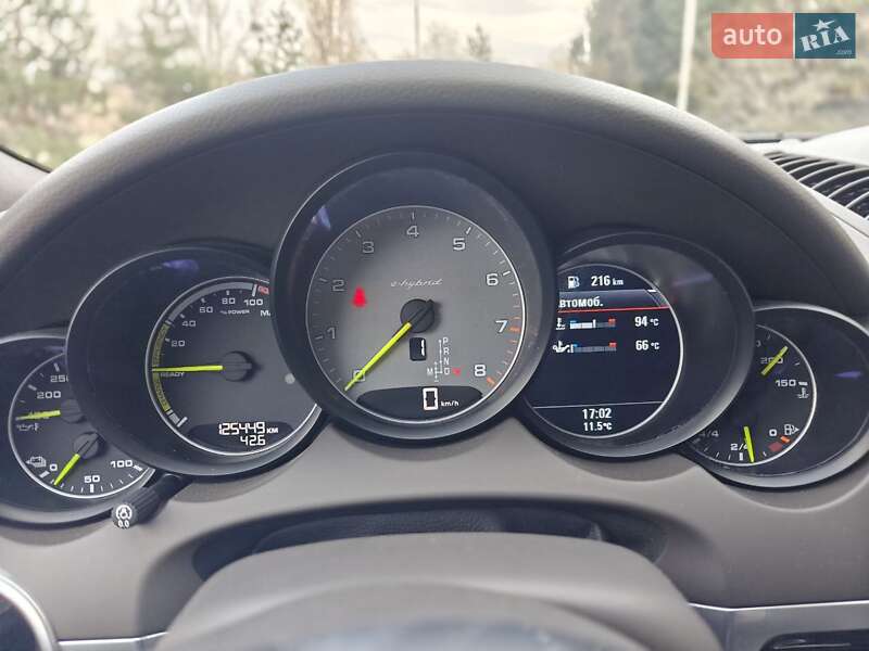Позашляховик / Кросовер Porsche Cayenne 2016 в Києві