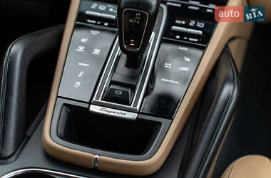 Внедорожник / Кроссовер Porsche Cayenne 2019 в 