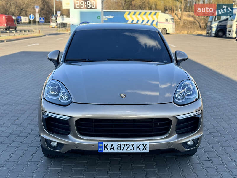 Внедорожник / Кроссовер Porsche Cayenne 2015 в Киеве