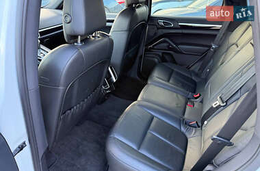 Внедорожник / Кроссовер Porsche Cayenne 2013 в 