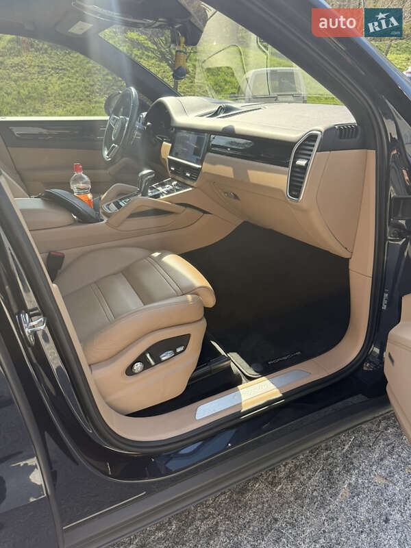 Позашляховик / Кросовер Porsche Cayenne 2019 в Києві
