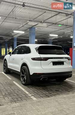 Внедорожник / Кроссовер Porsche Cayenne 2020 в 