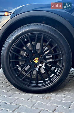 Внедорожник / Кроссовер Porsche Cayenne 2012 в 
