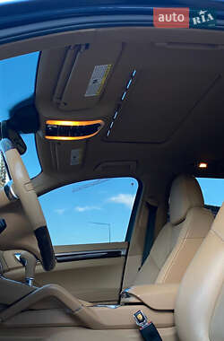 Внедорожник / Кроссовер Porsche Cayenne 2012 в 